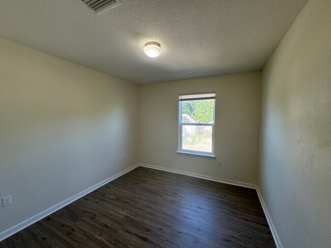 Building Photo - Pensacola Beautiful