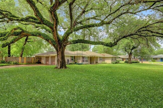 Primary Photo - 10202 Raritan Dr