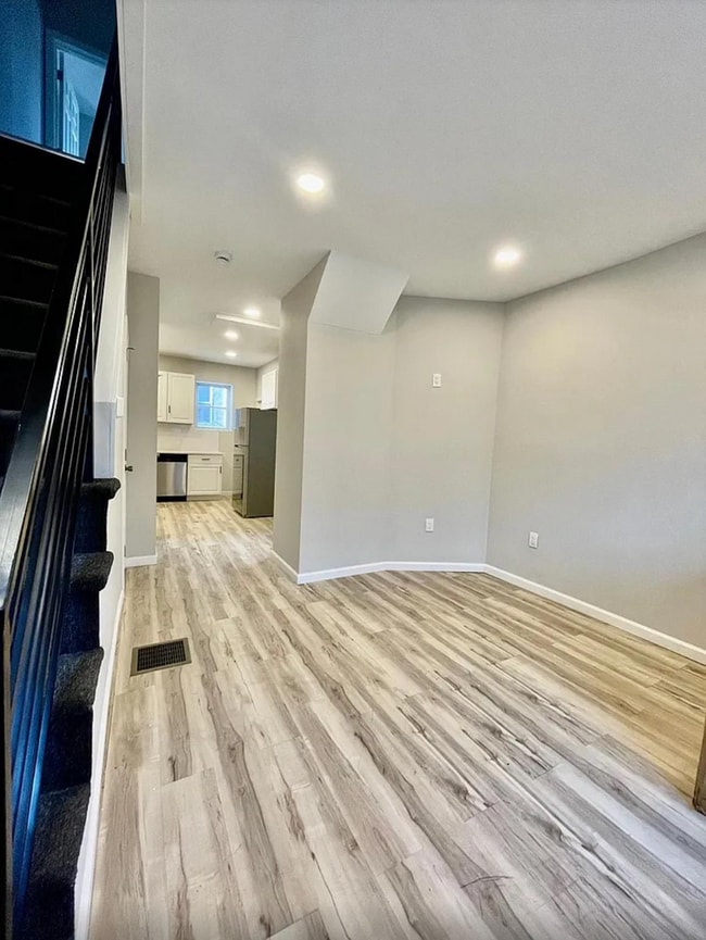 Building Photo - 2211 Cantrell St