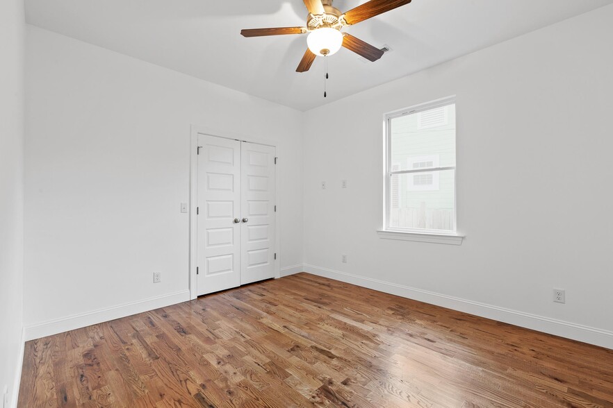 Building Photo - 2006 E 14th St