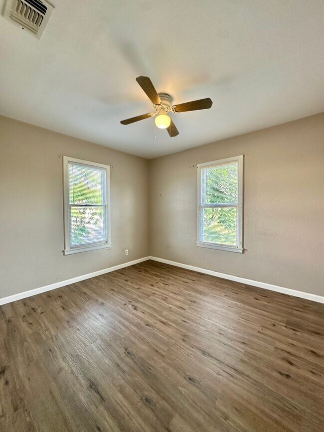 Building Photo - Coming Soon - 3 Bedroom Home Near Bradford...