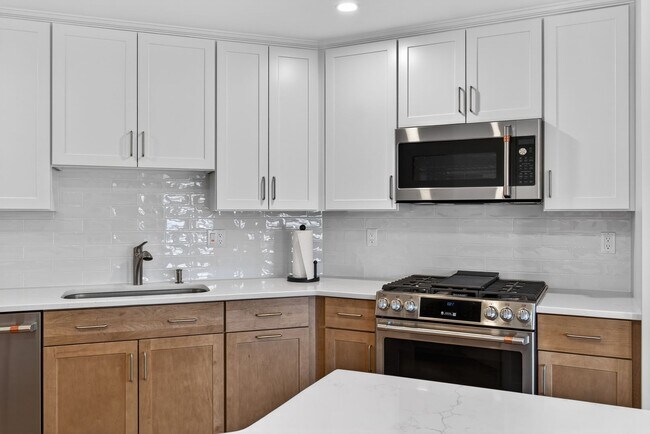 Building Photo - Gorgeous 2 Bed + Office | 2 Bath | 1,771 Sq Ft | Brand New Construction