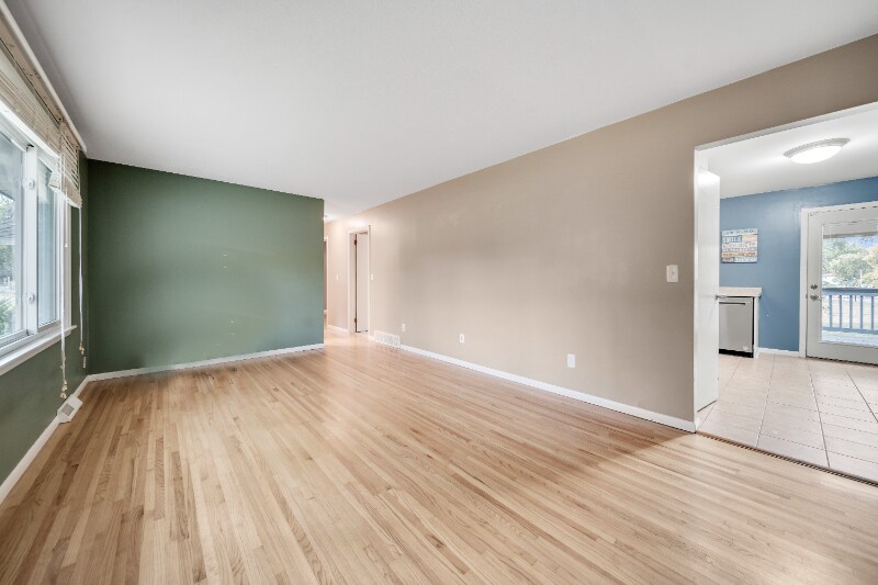 Building Photo - 6367 Zinnia Ln N
