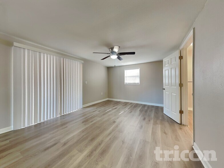 Building Photo - 14931 Pine Crest Rd