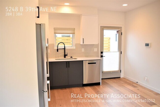 Building Photo - 5248 39th Ave NE