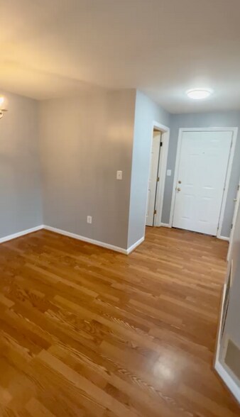 Dinning - 13306 Kilmarnock Way