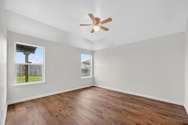 Building Photo - 204 Lamont Rd