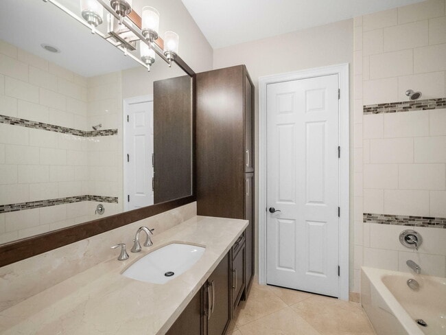 Building Photo - 9931 Bozzano Dr