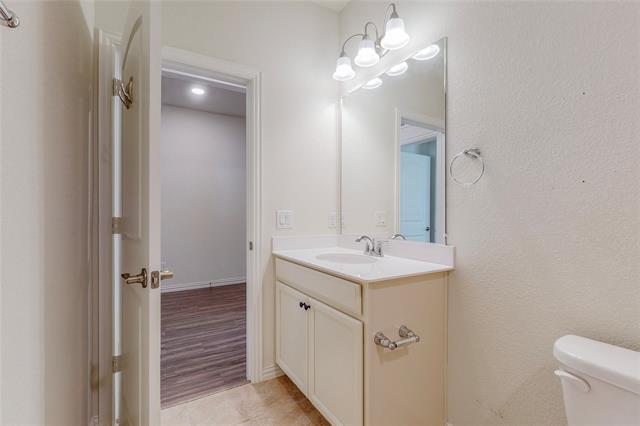 Building Photo - 2424 Mockingbird Ct