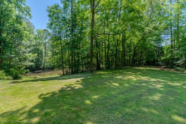 Building Photo - 817 Oasis Dr