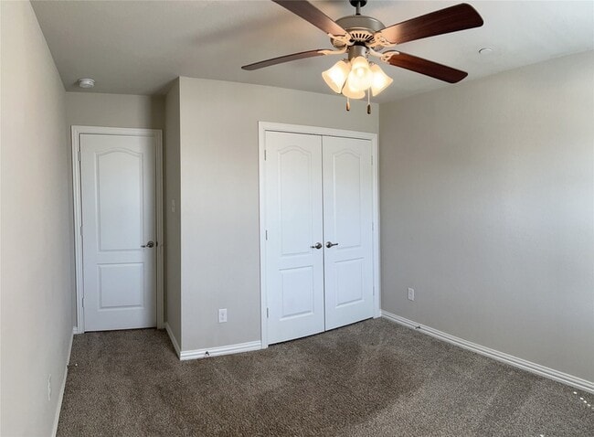 Building Photo - 2400 Greystone Dr