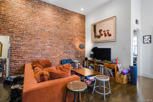 Building Photo - 880 Wyckoff Ave