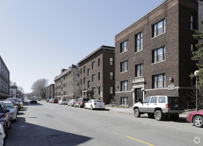 Building Photo - Mallbrook