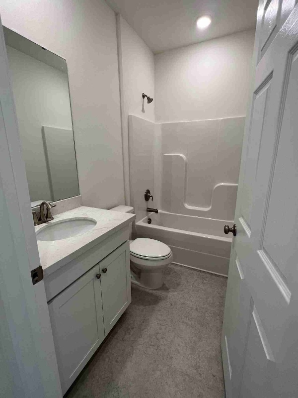 Building Photo - 32 Polaris Pl