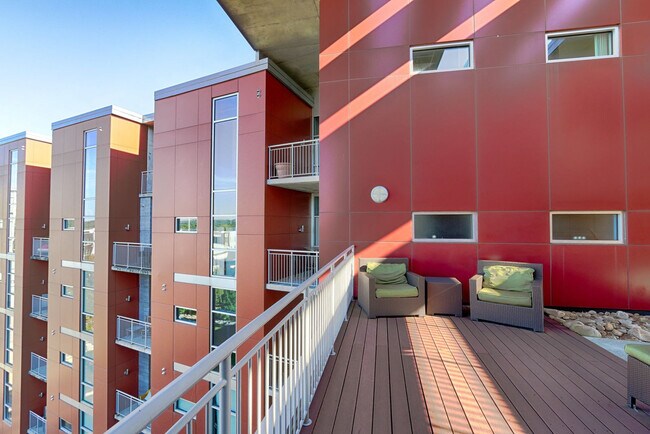 Building Photo - 2115 Yeaman Pl