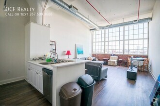 Building Photo - Liberties Lofts Three Bedroom / Two Bathroom