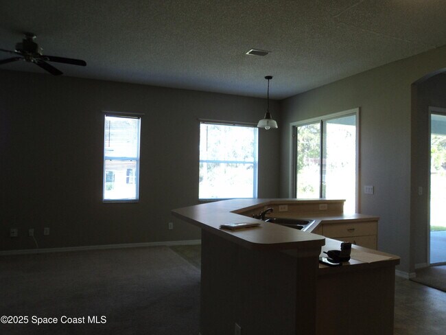 Building Photo - 1150 Cogan Dr
