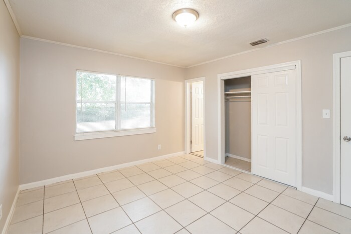 Building Photo - 6049 Cedar Hills Blvd