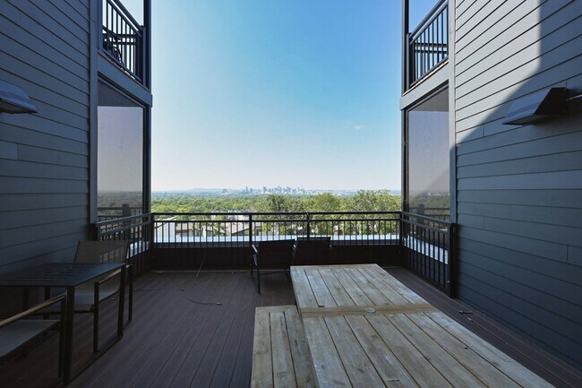 Building Photo - **THIS IS THE ONE IN EAST NASHVILLE**