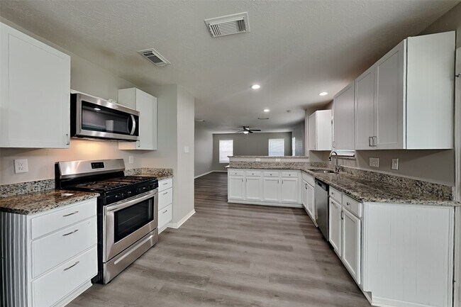 Building Photo - 16322 Jast Dr