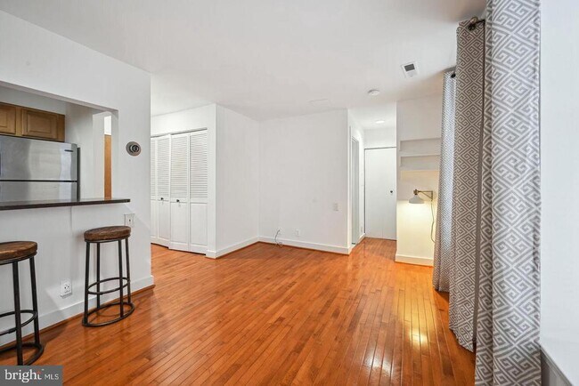 Building Photo - 2305 18th St NW