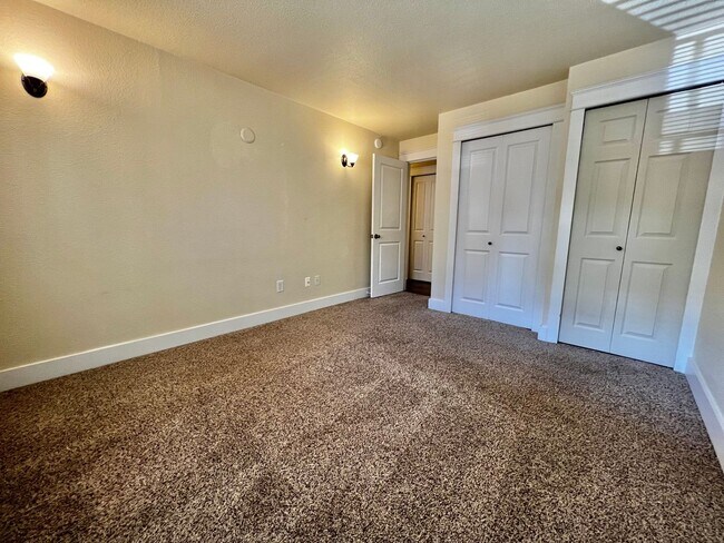 Building Photo - Charming Home Near CSU Campus – Move-In Re...
