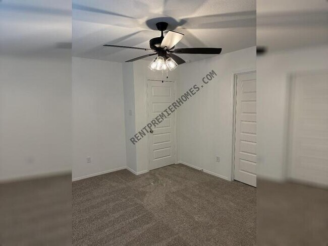 Building Photo - 102 Powder River Dr