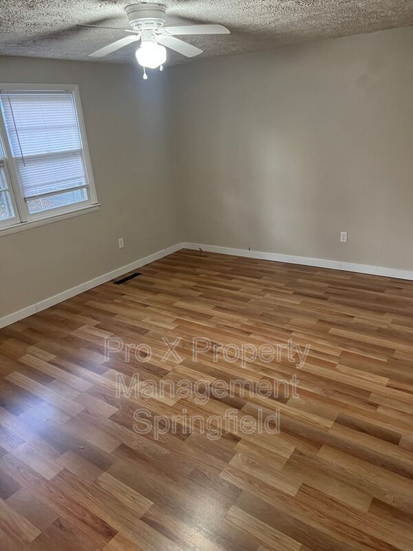 Building Photo - 3435 S Nettleton Ave