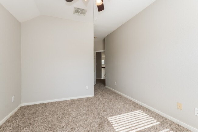 Building Photo - 20836 Sheridan Heights Ln