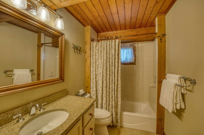 Building Photo - 402 Wilderness Dr