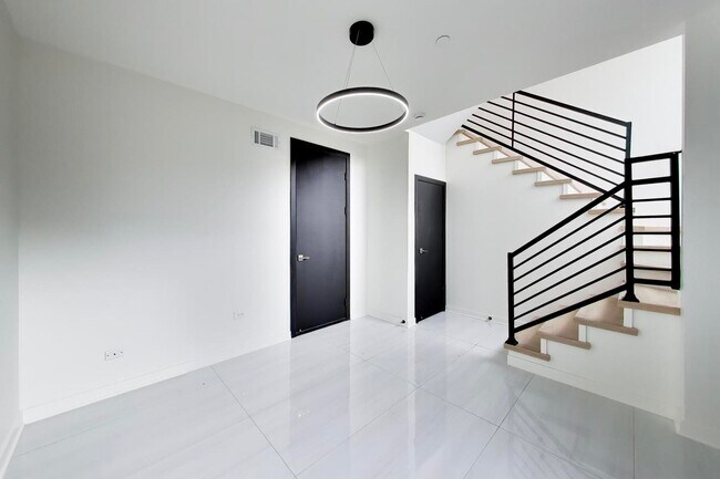 Building Photo - 6344 Hennings Ct