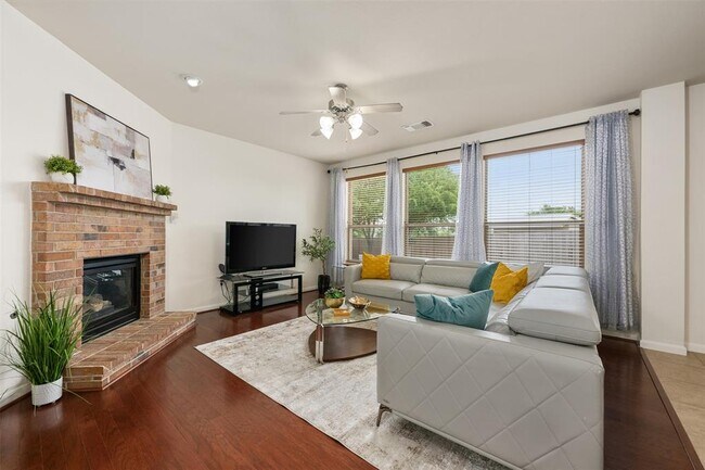 Building Photo - 112 Bearing Cove