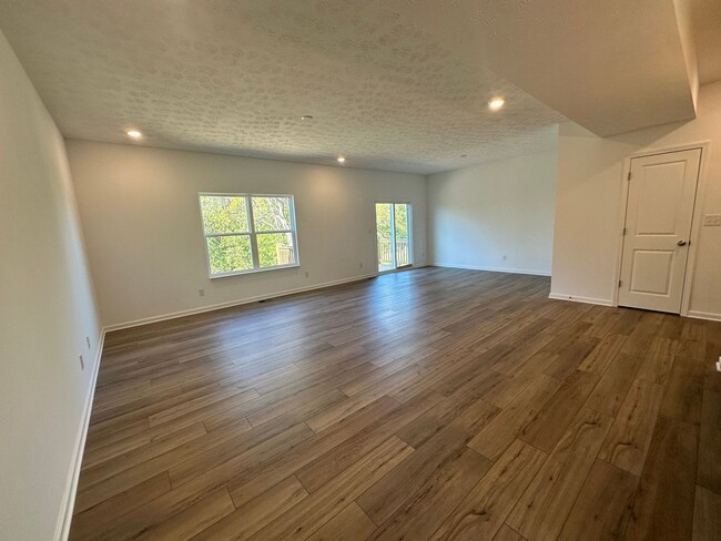 Building Photo - Gorgeous New Construction Middletown Home!