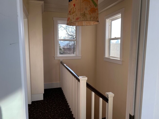 Building Photo - 2015 Franklin Ave E