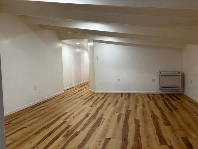 Building Photo - 69 E Louther St