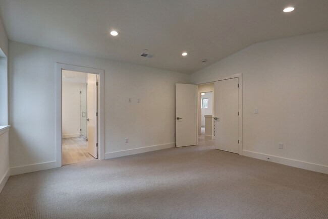 Building Photo - Brand-New 3bd + Office, 2.5ba Home Available in Perfect Kirkland Location!