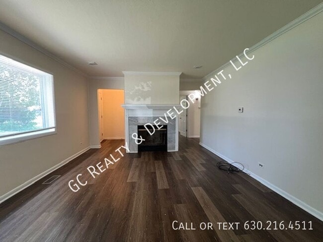 Building Photo - 1085 Basswood St