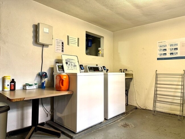 Building Photo - 206 High St