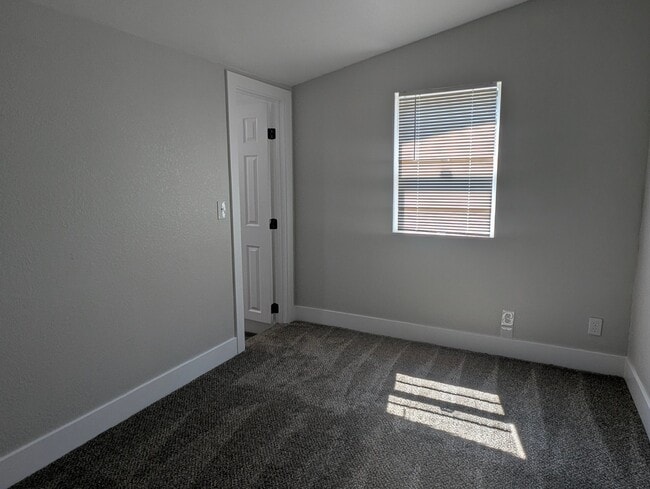 Building Photo - 3733 Myers St