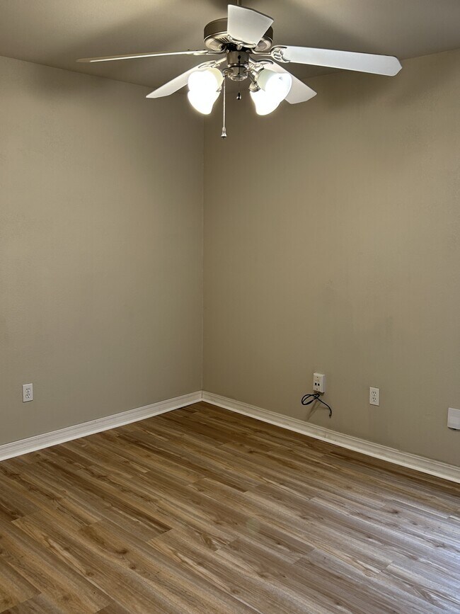 Building Photo - 2237 Scissortail Landing Dr