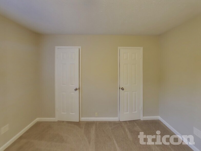 Building Photo - 4737 Cedar Lake Dr SE