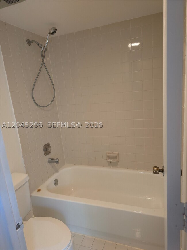 Building Photo - 2810 SW 87th Ave