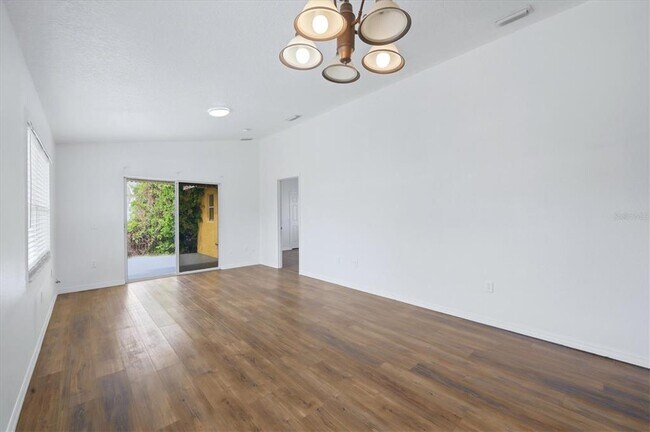 Building Photo - 3502 19th St W