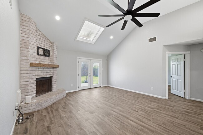 Building Photo - 1805 Whitebriar Dr