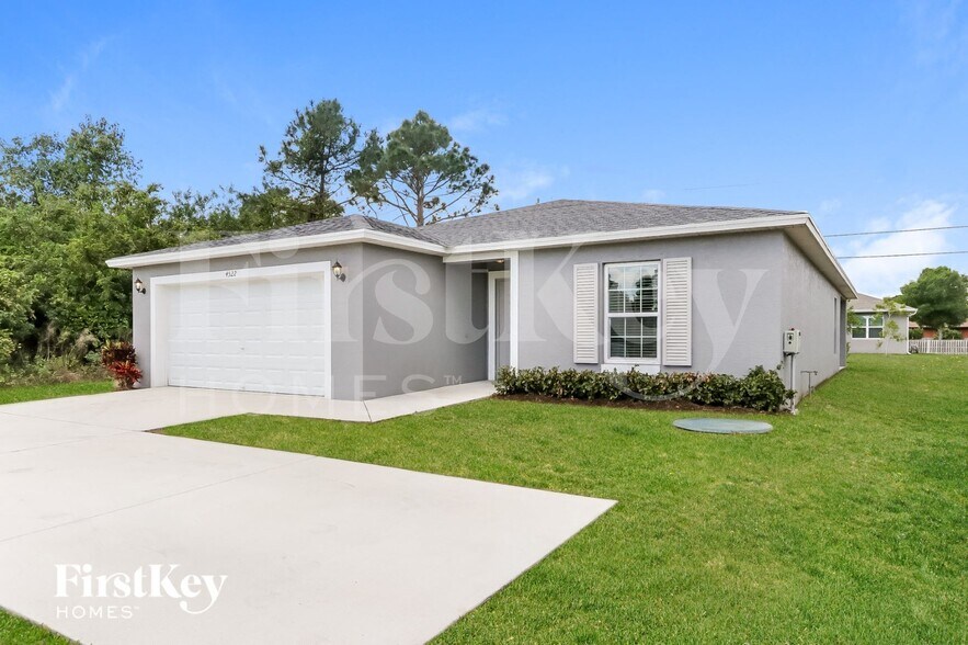 Building Photo - 4522 SW Savona Blvd