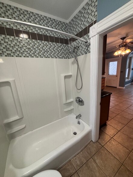 Building Photo - 861 Chestnut St