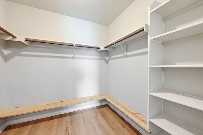 Building Photo - 411 Langely