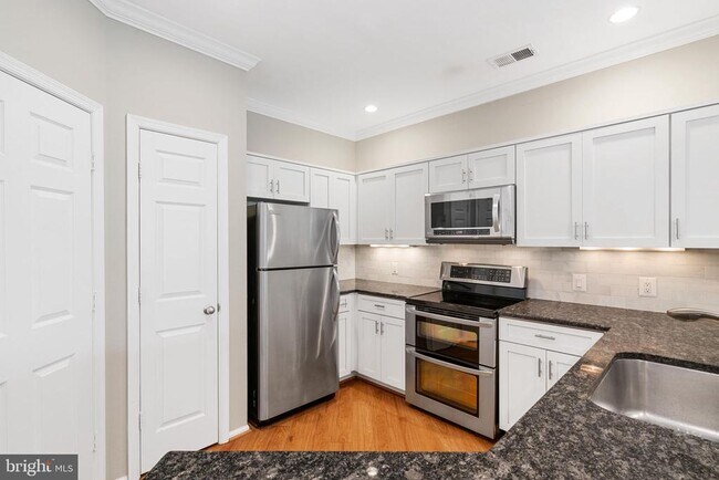 Building Photo - 3021 Nicosh Cir