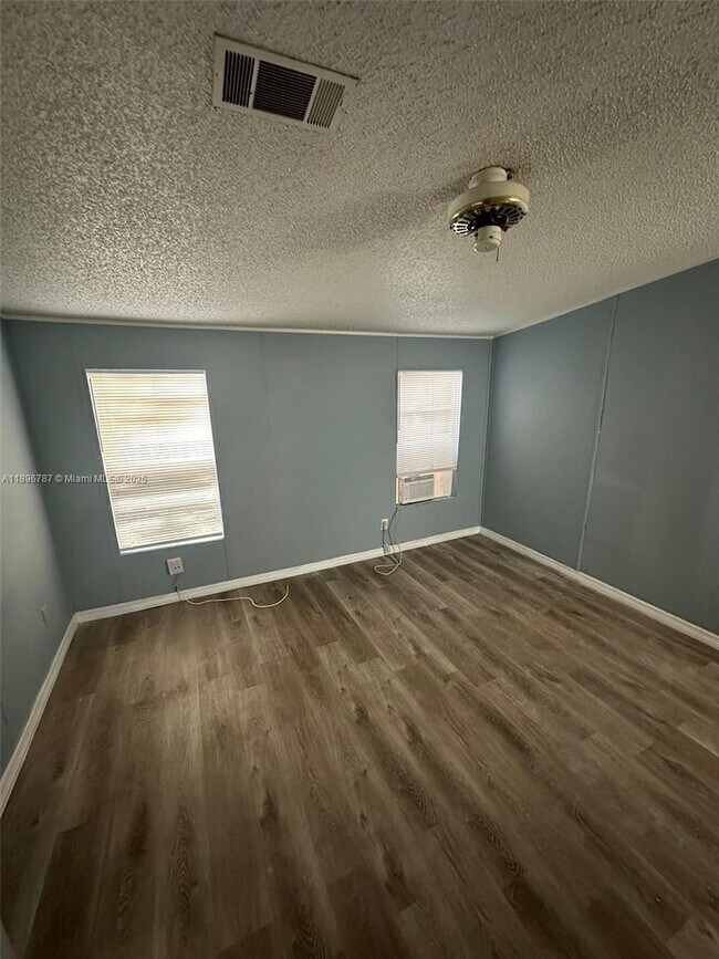 Building Photo - 11863 Atlantic Cir