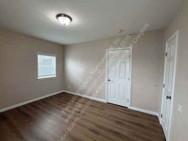 Building Photo - 11771 Hazeldell Dr